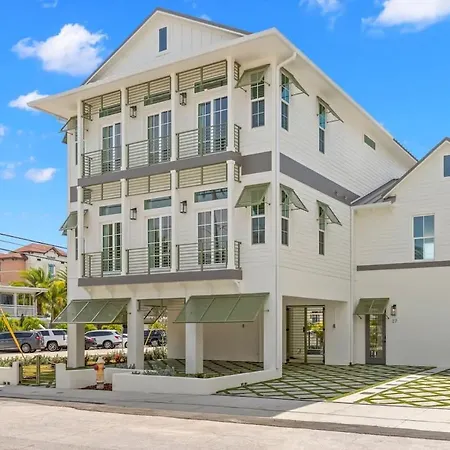 New! The Jade House At The Gemma - Stunning 6 Bed, 7 Bath Home With Private Pool And Hot Tub, Steps To The Beach