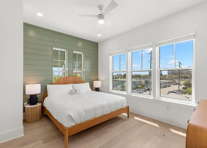 New! The Jade House At The Gemma - Stunning 6 Bed, 7 Bath Home With Private Pool And Hot Tub, Steps To The Beach Clearwater Beach