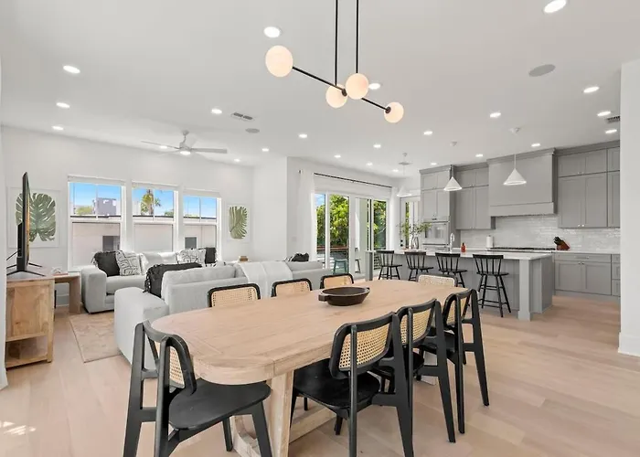 New! The Jade House At The Gemma - Stunning 6 Bed, 7 Bath Home With Private Pool And Hot Tub, Steps To The Beach Clearwater Beach