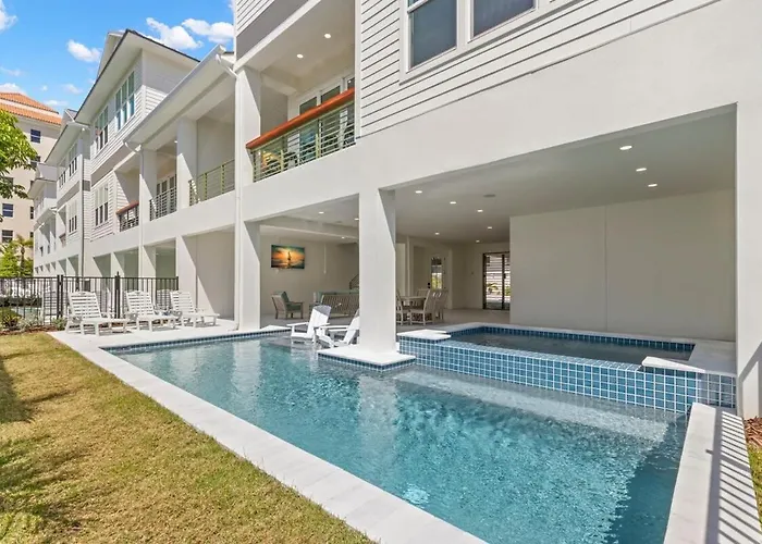 New! The Jade House At The Gemma - Stunning 6 Bed, 7 Bath Home With Private Pool And Hot Tub, Steps To The Beach Holiday home